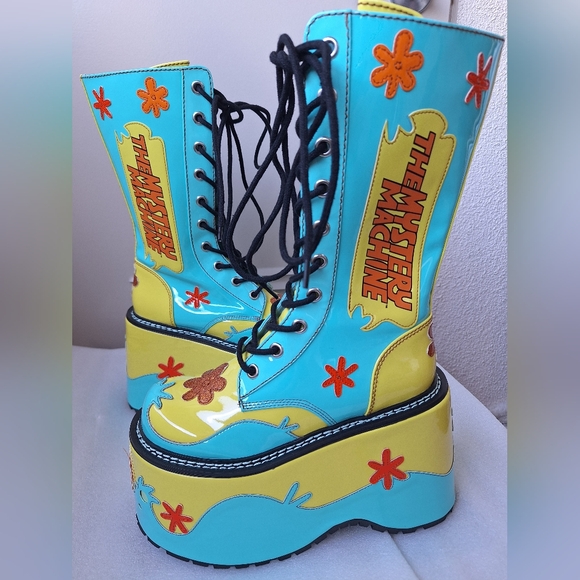 Dolls Kill® x SCOOBY-DOO™ 
